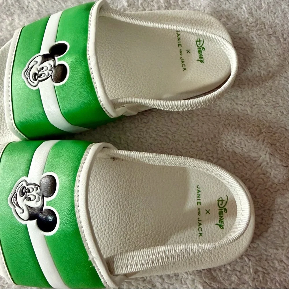 Disney x Janie and Jack | Green & White Mickey Mouse Slides | Size 8